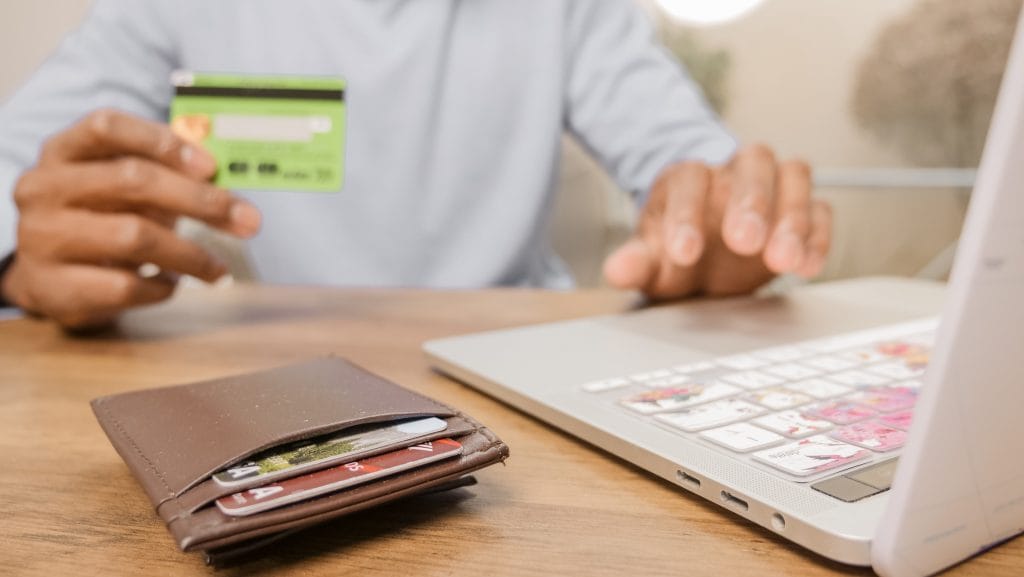 Paying by credit card Picture of payment